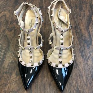 Rockstud T-Strap Pump
VALENTINO GARAVANI